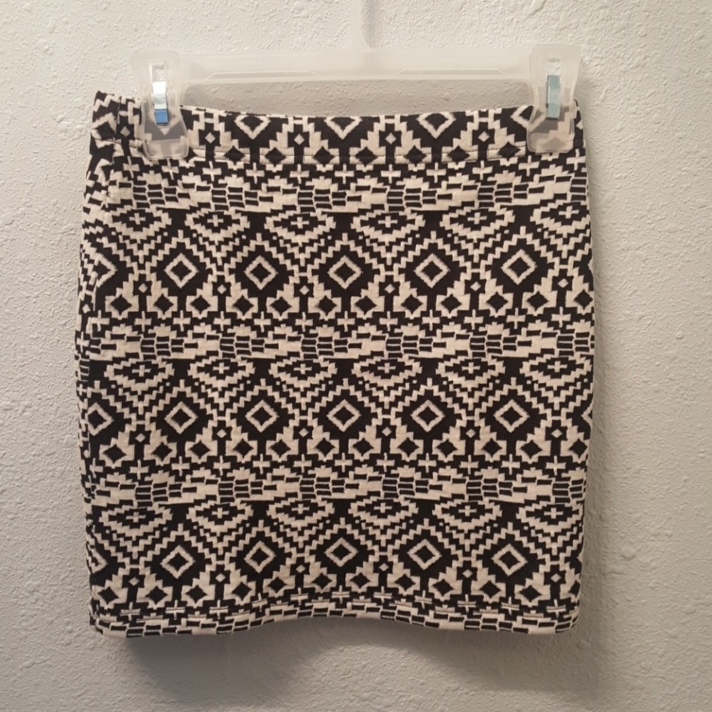 Forever 21 Aztec print Skirt